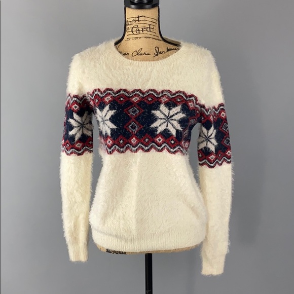 Forever 21 Winter Sweater - Picture 1 of 3